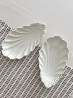 Ravier ramequin coquillage en porcelaine ancienne