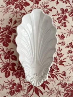 Ravier ramequin coquillage en porcelaine ancienne