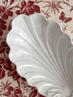 Ravier ramequin coquillage en porcelaine ancienne