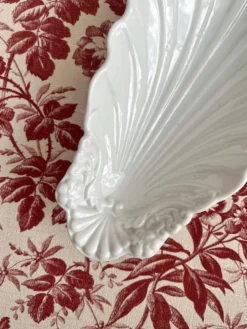 Ravier ramequin coquillage en porcelaine ancienne