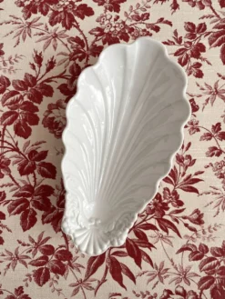 Ravier ramequin coquillage en porcelaine ancienne