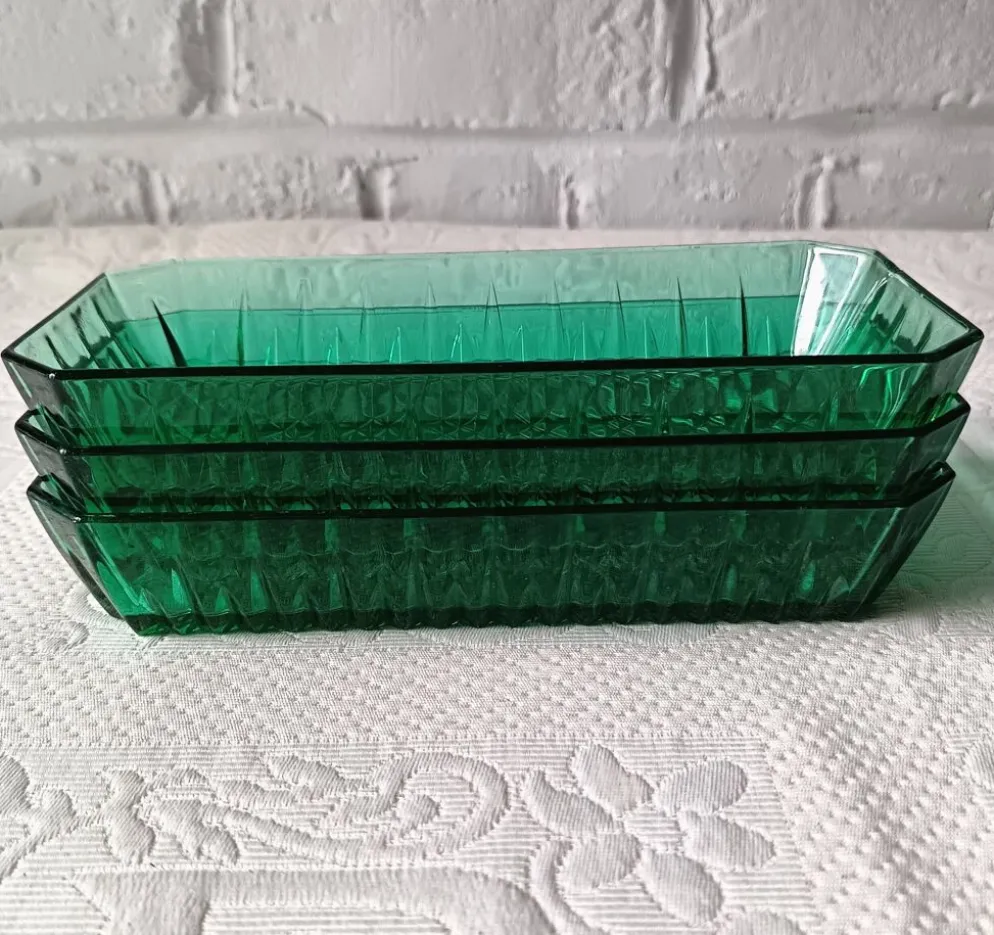 3 raviers Arcoroc en verre moulé vert émeraude vintage
