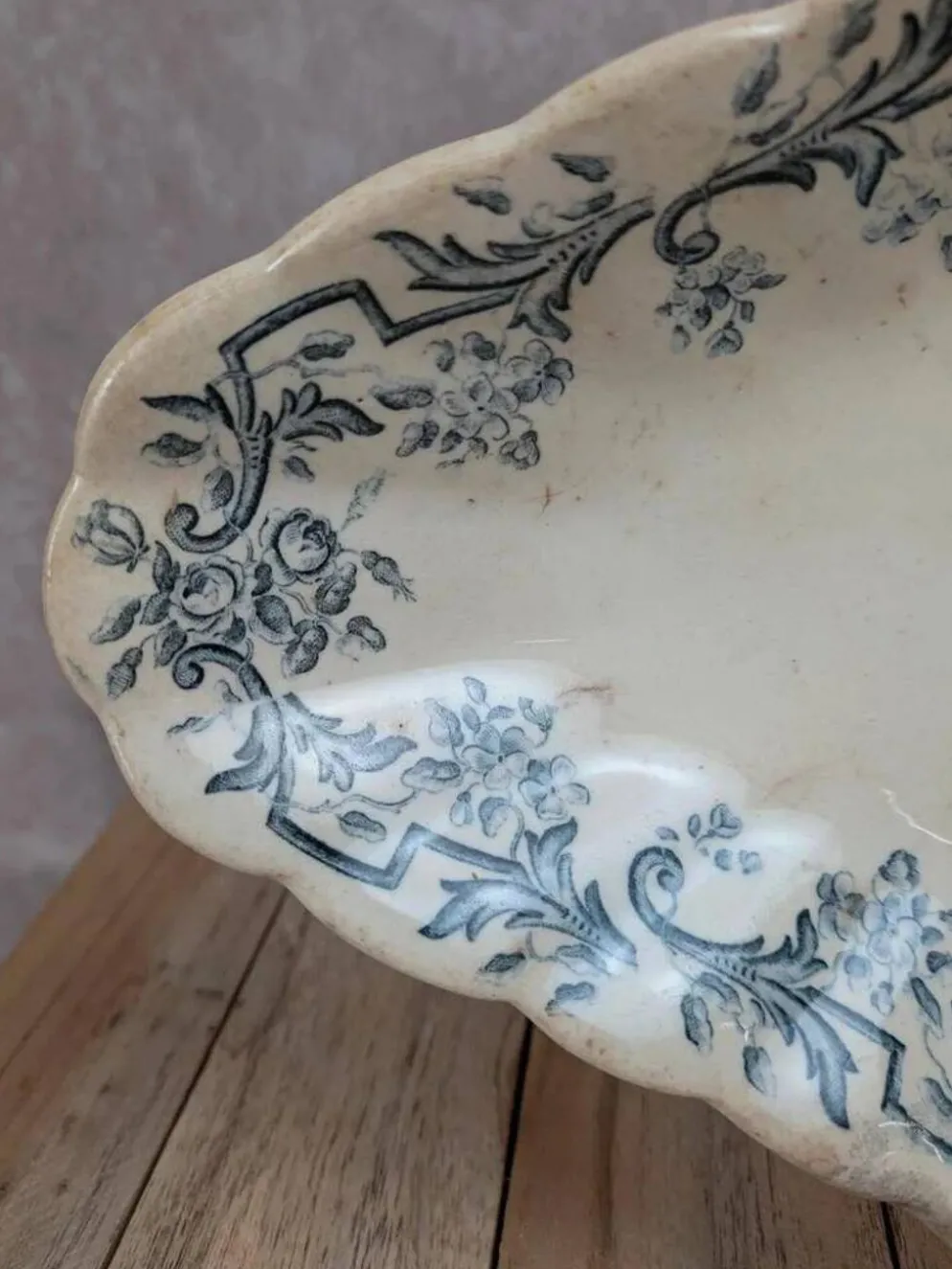 Ravier terre de fer Longchamp modèle Louis Xvi décor bleu ancien