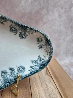Ravier terre de fer Sté Amandinoise – modèle Oeillets – décor bleu ancien