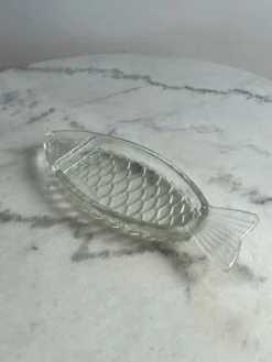 Ravier verre moulé — Forme poisson, écailles en relief