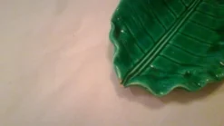 Ravier vintage céramique en forme de feuille