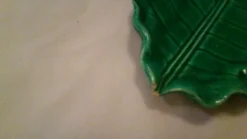 Ravier vintage céramique en forme de feuille