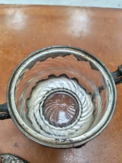 Ravissant sucrier bonbonnière Belle Époque en verre torsadé et métal patiné
