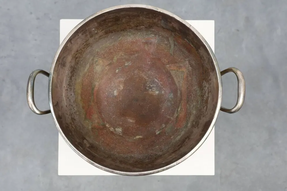 Refroidisseur à champagne en argent massif Art déco avec surface patinée, France années 1920.