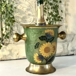 Refroidisseur à champagne vintage en laiton et émail vert cloisonné avec tournesol