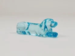 6 repose-couteaux Art déco français en verre bleu clair, années 1930 représentant un teckel ou basset
