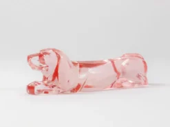12 Repose-couteaux Chien Teckel Basset Art Déco Français en Verre Rosé, France, Années 1930