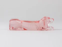 12 Repose-couteaux Chien Teckel Basset Art Déco Français en Verre Rosé, France, Années 1930