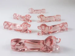 12 Repose-couteaux Chien Teckel Basset Art Déco Français en Verre Rosé, France, Années 1930