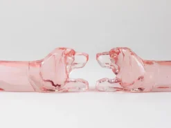 12 Repose-couteaux Chien Teckel Basset Art Déco Français en Verre Rosé, France, Années 1930