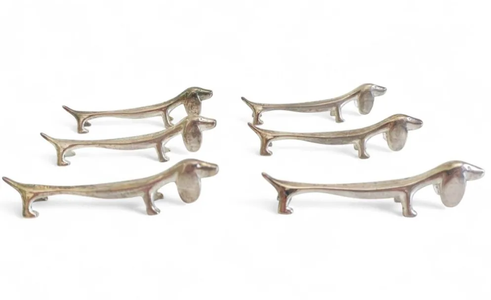 Repose-couteaux vintage, ensemble de six chiens teckels en argent, Italie, 20e siècle