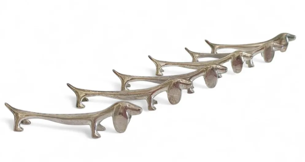 Repose-couteaux vintage, ensemble de six chiens teckels en argent, Italie, 20e siècle