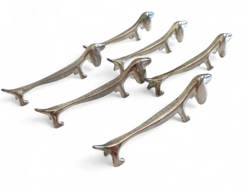 Repose-couteaux vintage, ensemble de six chiens teckels en argent, Italie, 20e siècle