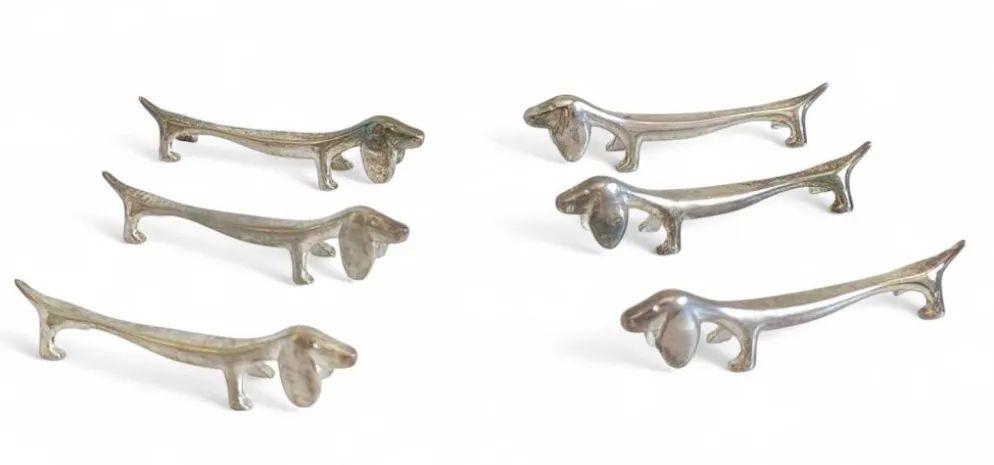 Repose-couteaux vintage, ensemble de six chiens teckels en argent, Italie, 20e siècle