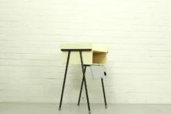 Rob Parry et Emile Truijen Lit, chaise et table de chevet pour la série Dico « Kamer 56 », années 1950