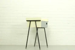 Rob Parry et Emile Truijen Lit, chaise et table de chevet pour la série Dico « Kamer 56 », années 1950