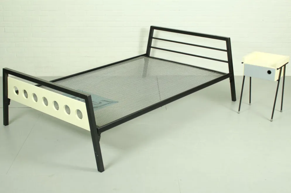 Rob Parry et Emile Truijen Lit, chaise et table de chevet pour la série Dico « Kamer 56 », années 1950