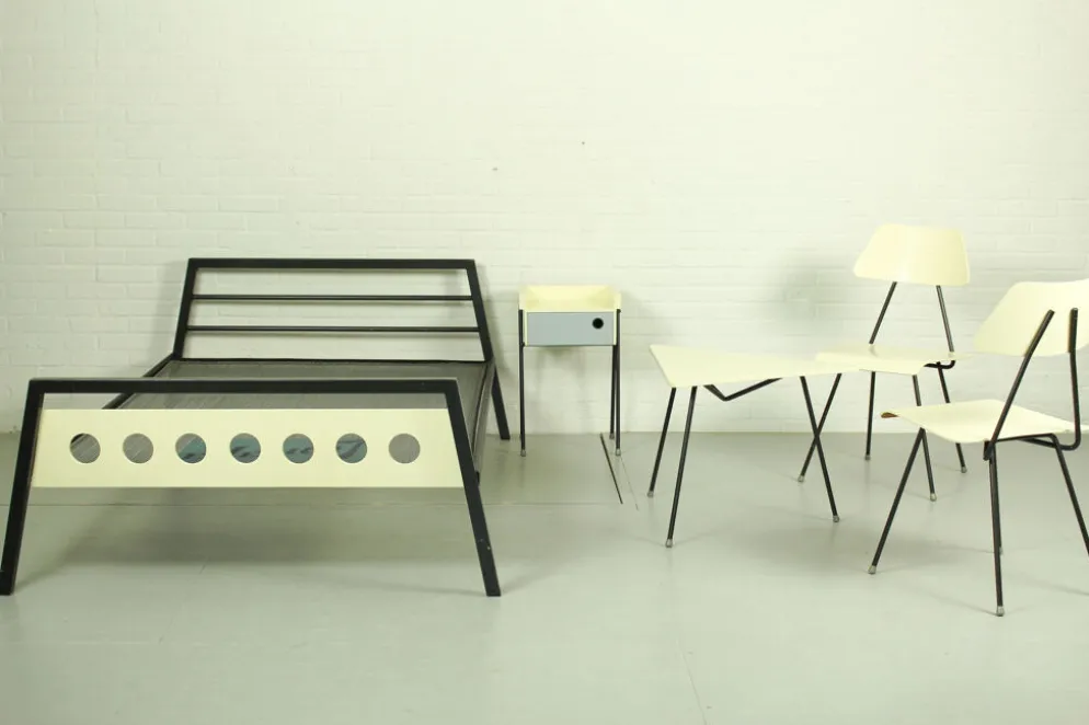 Rob Parry et Emile Truijen Lit, chaise et table de chevet pour la série Dico « Kamer 56 », années 1950