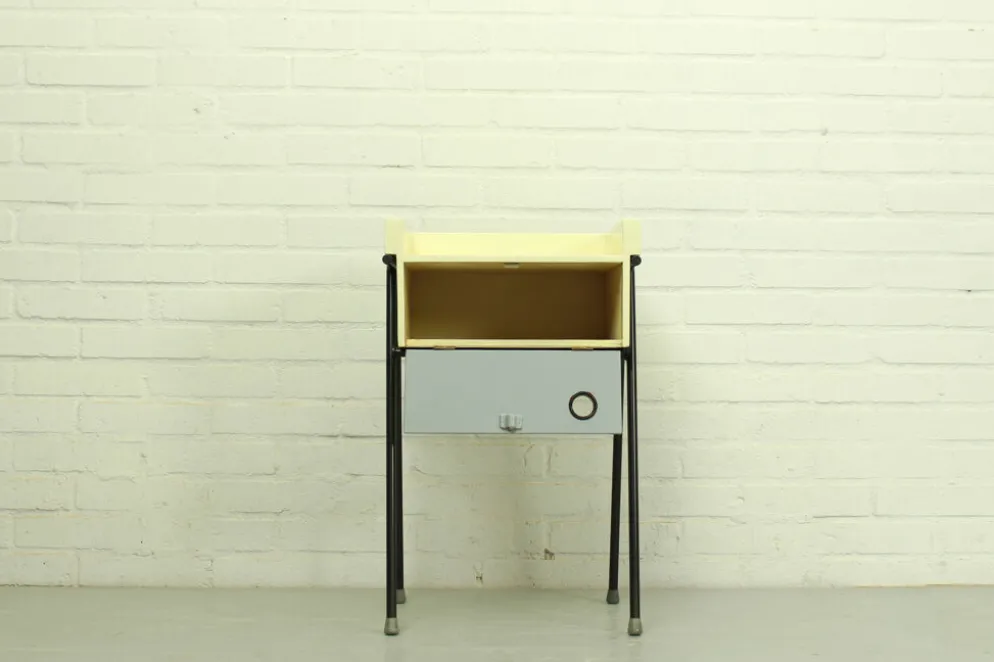 Rob Parry et Emile Truijen Lit, chaise et table de chevet pour la série Dico « Kamer 56 », années 1950