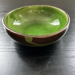 Saladier artisanal vert provençal