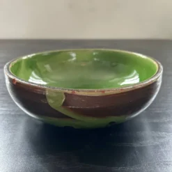 Saladier artisanal vert provençal