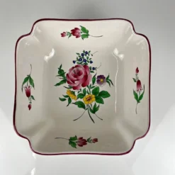 Saladier carré, modèle réverbère par KG Lunéville, motif rose
