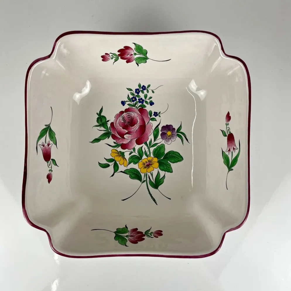Saladier carré, modèle réverbère par KG Lunéville, motif rose