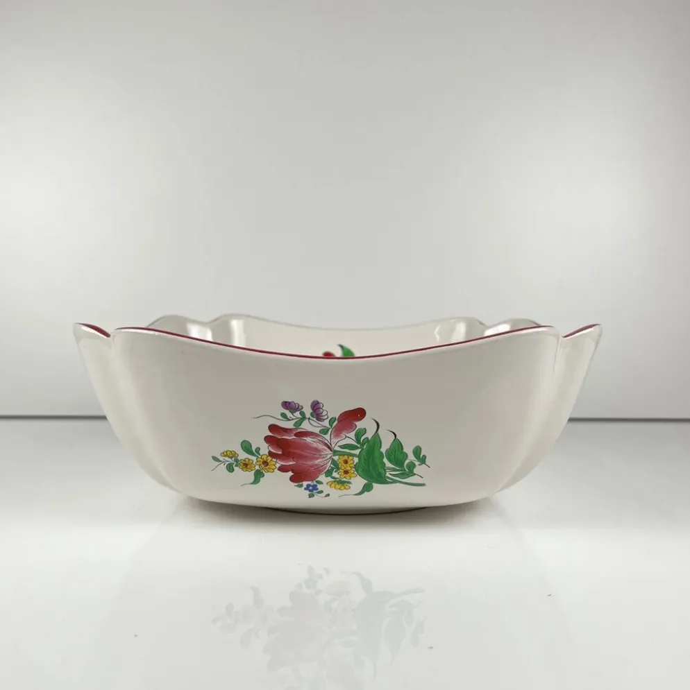 Saladier carré, modèle réverbère par KG Lunéville, motif rose