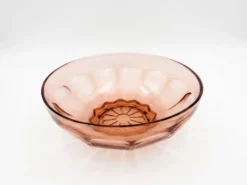 Saladier des années 50 en verre moulé rose poudré
