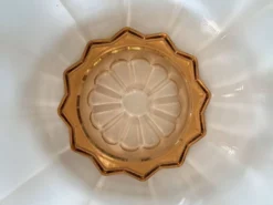 Saladier des années 50 en verre moulé rose poudré