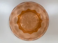 Saladier des années 50 en verre moulé rose poudré