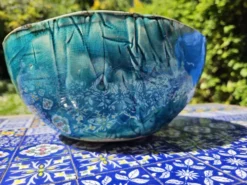 Saladier en céramique fait main bleu oriental