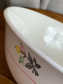 Saladier en porcelaine, Gien