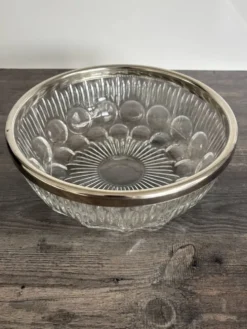 Saladier vintage en cristal moulé et métal argenté