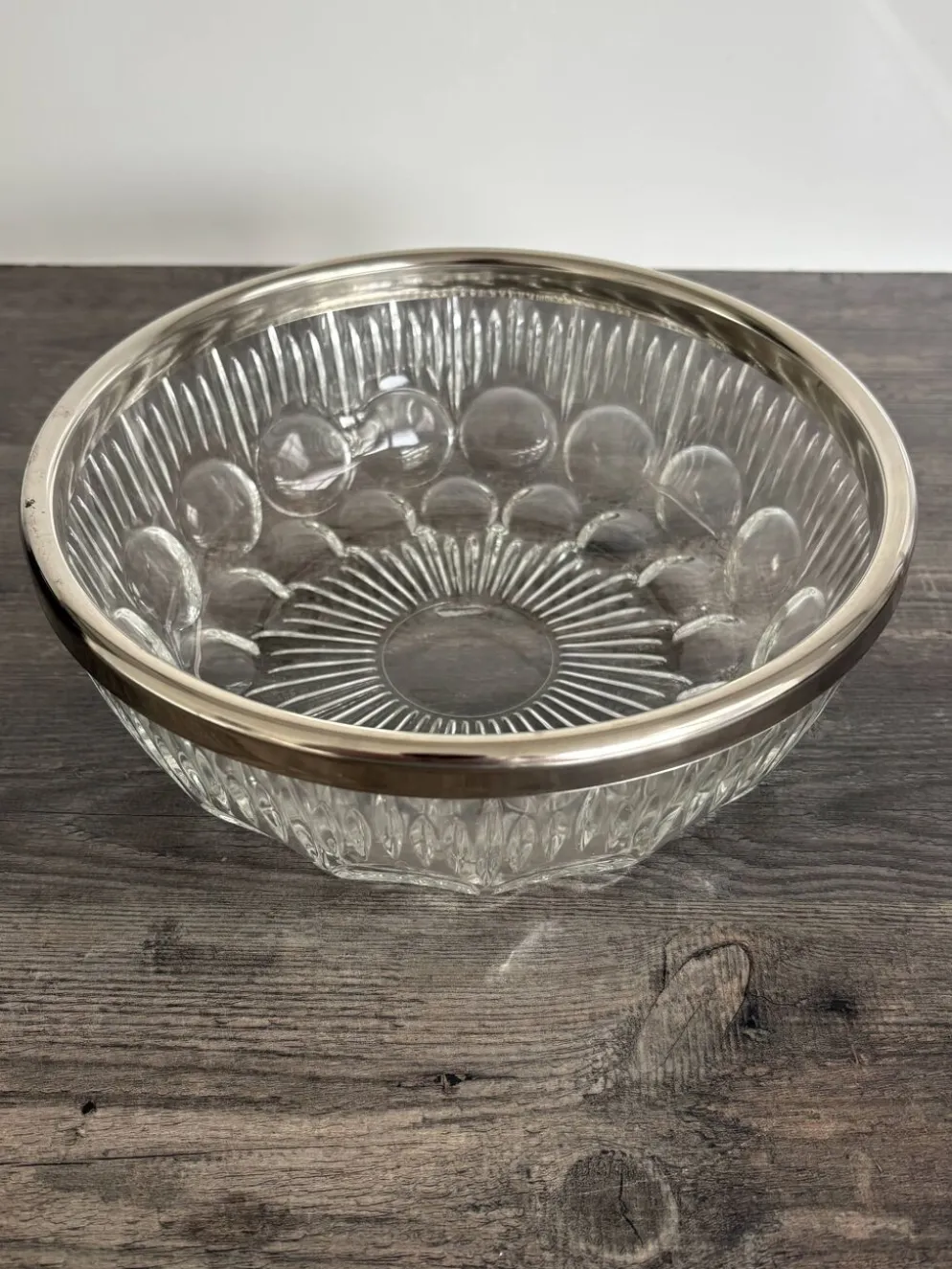 Saladier vintage en cristal moulé et métal argenté