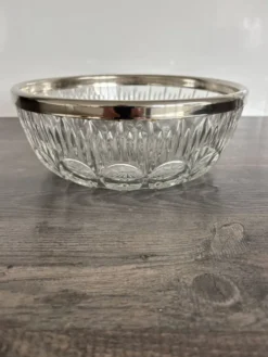 Saladier vintage en cristal moulé et métal argenté