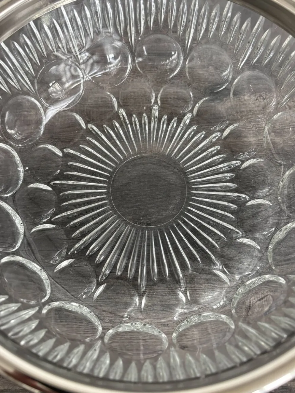 Saladier vintage en cristal moulé et métal argenté