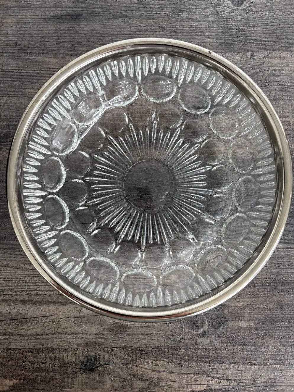 Saladier vintage en cristal moulé et métal argenté