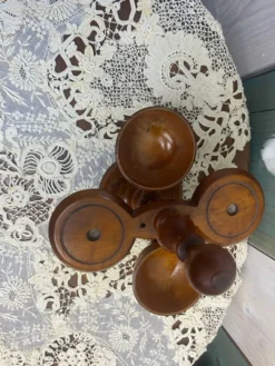 Saleron en bois pivotant ancien