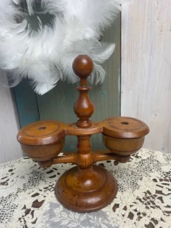 Saleron en bois pivotant ancien