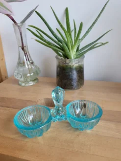 Saleron en verre bleu