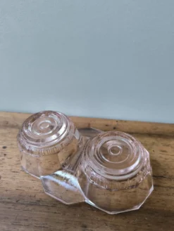 Saleron salière poivrière vintage verre moulé rose