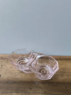Saleron salière poivrière vintage verre moulé rose