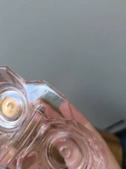 Saleron salière poivrière vintage verre moulé rose