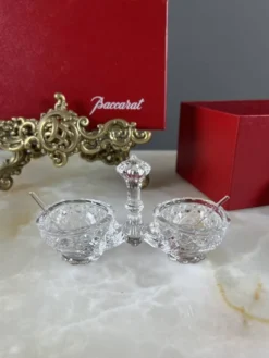 Salière double en cristal de Baccarat, modèle à décor taillé, XXe Siècle